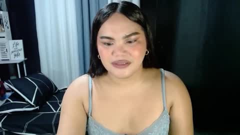 Kylie Smith online show from November 2025 12:44:02 PM