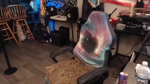 Lilith online show from November 2025 03:17:01 AM