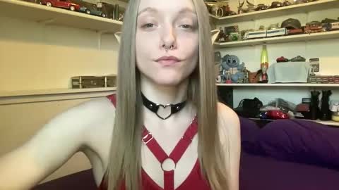 Snapshot of xxloveanastasia chatting on October 2025 05:32:02 PM LoveAnastasia online show from October 2025 05:32:02 PM