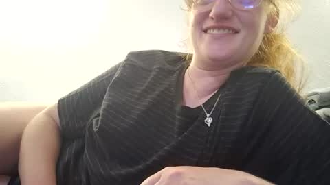 Snapshot of xxmariebliss chatting on June 2026 03:00:01 AM xxmariebliss online show from June 2026 03:00:01 AM