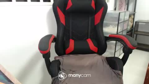 Snapshot of xxmonsterbigcockxx chatting on November 2025 04:07:01 AM Kaycee online show from November 2025 04:07:01 AM