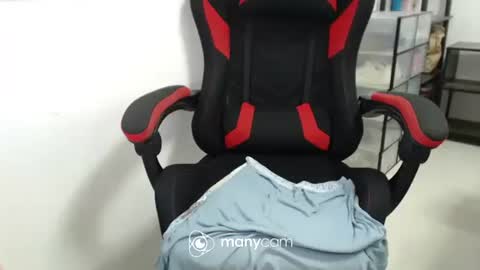 Snapshot of xxmonsterbigcockxx chatting on November 2025 03:06:01 AM Kaycee online show from November 2025 03:06:01 AM