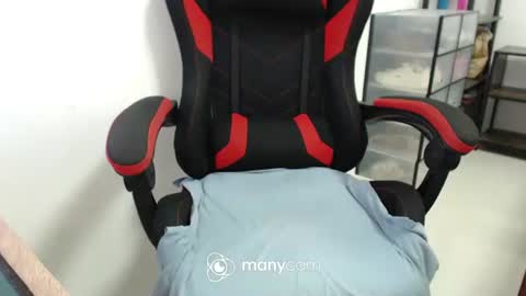 Snapshot of xxmonsterbigcockxx chatting on December 2025 02:05:02 AM Kaycee online show from December 2025 02:05:02 AM