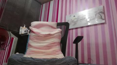 xxrowenatastycockforyouxx online show from October 2025 02:52:01 AM