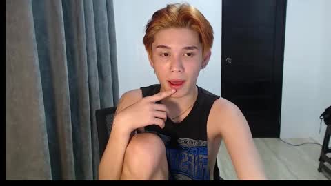 Snapshot of xxsebastian18 chatting on December 2024 05:44:02 PM seb online show from December 2024 05:44:02 PM