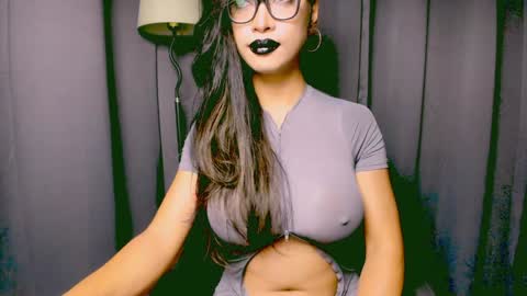 Lara online show from December 2024 09:00:02 PM