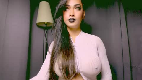 Lara online show from January 2025 08:13:02 PM