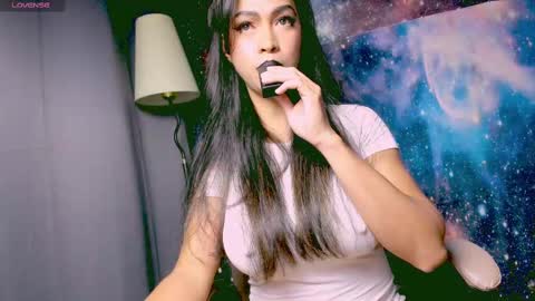 Lara online show from February 2025 11:47:02 PM