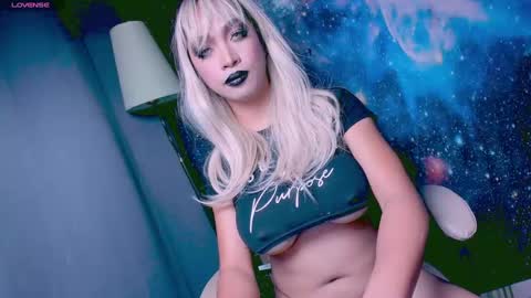 Lara online show from March 2025 10:10:02 PM