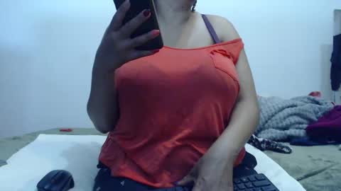 Snapshot of xxxbustybabe27x chatting on December 2025 11:06:02 AM Ayanda online show from December 2025 11:06:02 AM