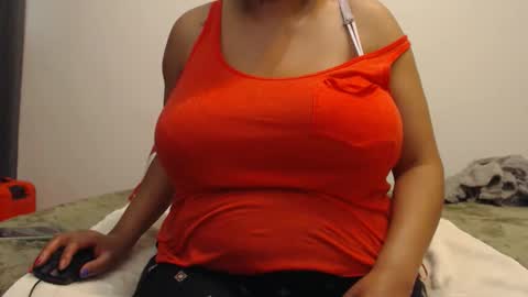 Snapshot of xxxbustybabe27x chatting on December 2025 04:15:01 PM Ayanda online show from December 2025 04:15:01 PM