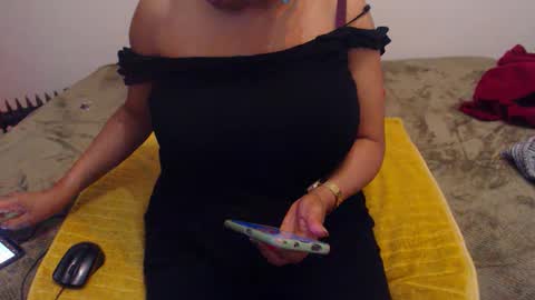 Snapshot of xxxbustybabe27x chatting on January 2026 02:12:02 PM Ayanda online show from January 2026 02:12:02 PM