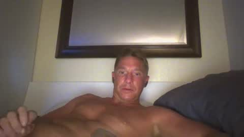 Snapshot of xxxelentdick chatting on February 2025 01:33:02 PM deeeeznutz online show from February 2025 01:33:02 PM