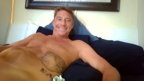 Snapshot of xxxelentdick chatting on February 2025 07:36:01 PM deeeeznutz online show from February 2025 07:36:01 PM