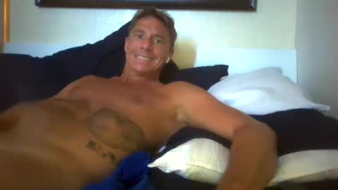 Snapshot of xxxelentdick chatting on March 2025 01:55:02 AM deeeeznutz online show from March 2025 01:55:02 AM