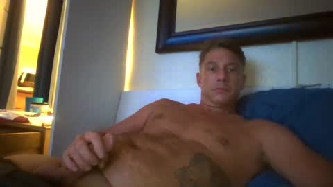 Snapshot of xxxelentdick chatting on September 2025 04:28:02 AM deeeeznutz online show from September 2025 04:28:02 AM