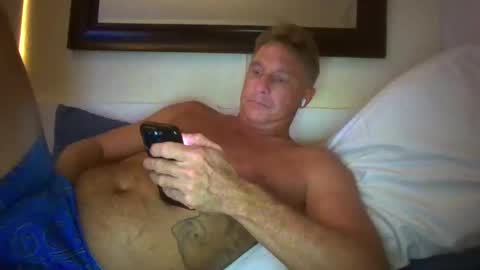 Snapshot of xxxelentdick chatting on October 2025 08:00:01 AM deeeeznutz online show from October 2025 08:00:01 AM