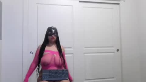 Snapshot of xxxenmascaradosxxx chatting on October 2025 06:03:02 AM Parejahot69 online show from October 2025 06:03:02 AM
