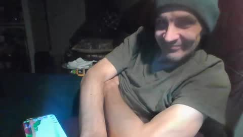 Snapshot of xxxfredmtlxxx chatting on January 2025 05:19:02 AM xxfredmtl18xx online show from January 2025 05:19:02 AM
