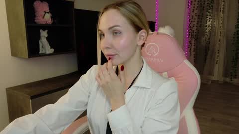 Snapshot of xxxhoneyxx chatting on November 2025 01:27:01 AM Onlyfanz online show from November 2025 01:27:01 AM