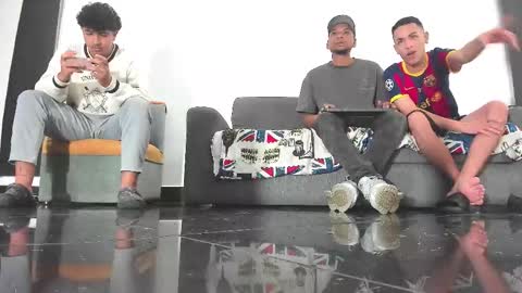 Sr. Y0ung Master online show from December 2025 04:19:02 AM