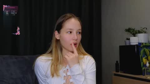 Snapshot of y0ur_sunshine__ chatting on February 2026 09:58:01 PM Eva online show from February 2026 09:58:01 PM