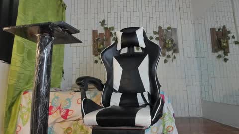 yacksson_lawrence online show from January 2025 03:58:02 AM