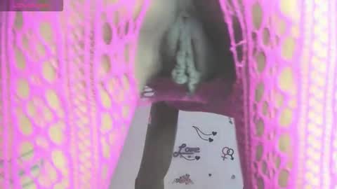 yailin_04 online show from May 2026 05:08:01 PM