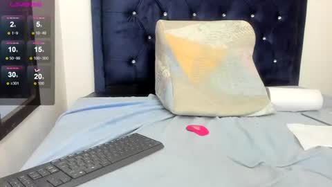 yaiza_sexylovee online show from June 2026 01:14:01 AM