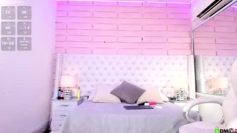 Snapshot of yaky_ chatting on January 2025 03:10:01 PM Yakeline online show from January 2025 03:10:01 PM