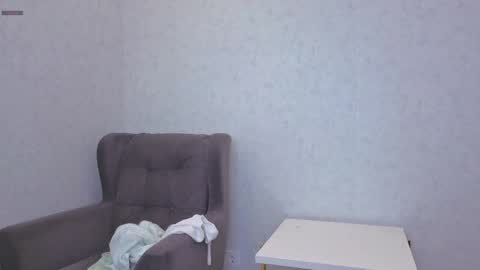 Yana  online show from September 2025 12:35:01 AM