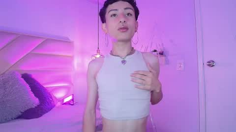 Snapshot of yangshy chatting on December 2025 12:00:01 PM YANG online show from December 2025 12:00:01 PM