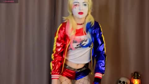 Kate online show from October 2025 01:23:02 PM