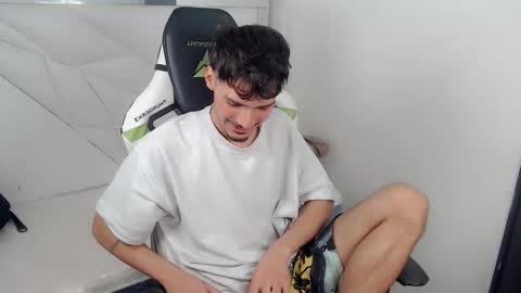 DANILO online show from November 2025 04:24:02 AM