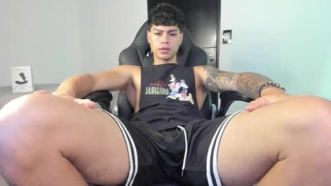 yanpaul83 online show from October 2025 11:56:02 AM