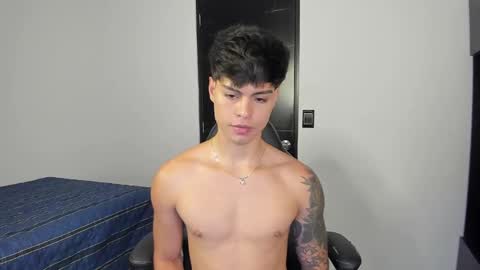 yanpaul83 online show from November 2025 08:52:01 PM