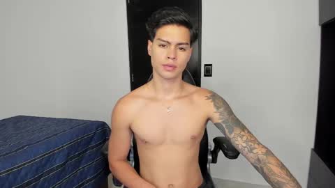 yanpaul83 online show from November 2025 08:19:01 PM