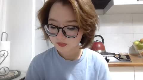 Lily online show from October 2025 04:15:02 PM