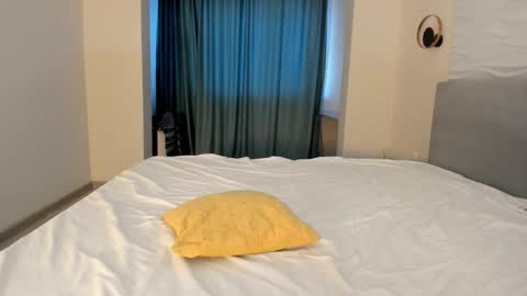 Yana online show from November 2025 05:28:02 AM