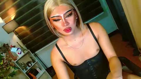 miss yasii online show from April 2026 05:17:01 PM