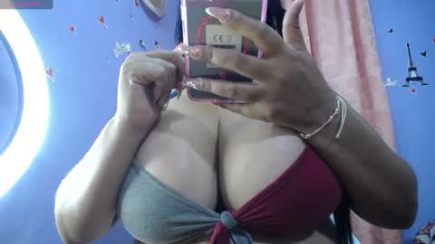 Snapshot of yasmin_bigtits chatting on January 2025 11:06:01 AM Yasmin online show from January 2025 11:06:01 AM