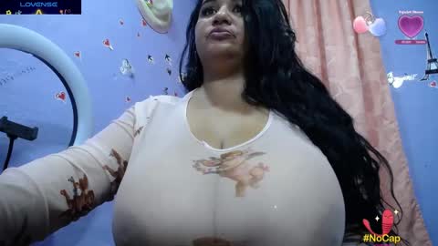 Snapshot of yasmin_bigtits chatting on February 2025 01:11:02 PM Yasmin online show from February 2025 01:11:02 PM