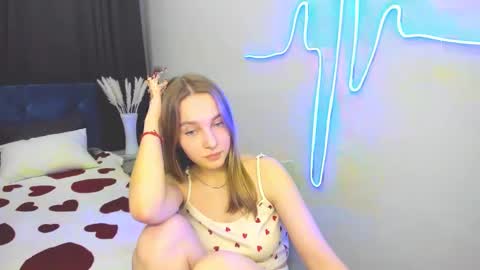 Yasmina online show from February 2025 03:42:02 PM