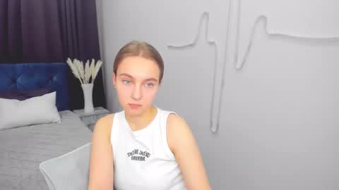 Yasmina online show from February 2025 05:02:02 PM