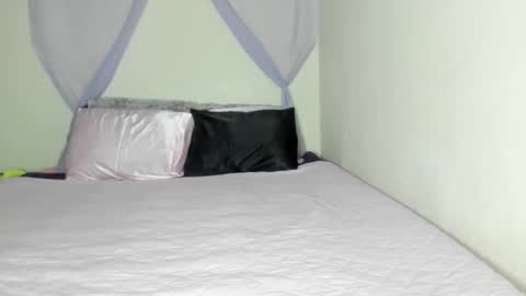 Yasmina online show from November 2025 07:27:01 AM