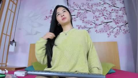 Yasminn Scott online show from January 2025 12:53:01 PM