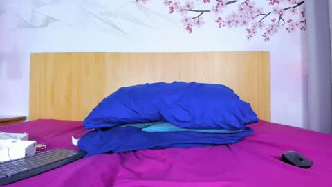 Yasminn Scott online show from January 2025 12:15:01 PM