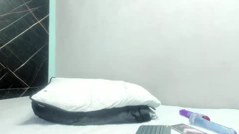 yaya____ online show from January 2025 03:57:02 PM