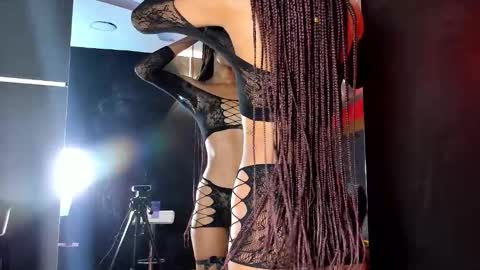 Snapshot of yayahilton chatting on January 2026 05:09:01 AM YAYA online show from January 2026 05:09:01 AM