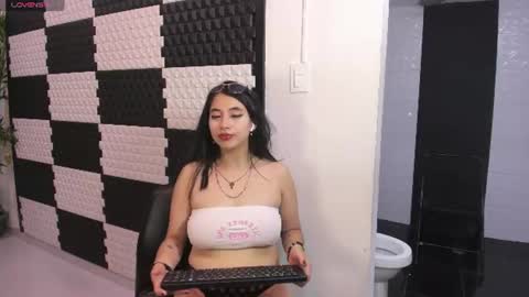 Snapshot of yayaqueen chatting on July 2026 12:22:02 PM Yaya online show from July 2026 12:22:02 PM